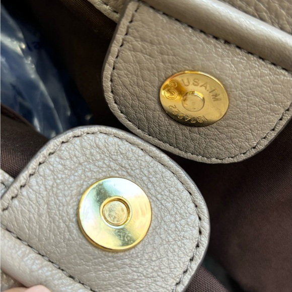 Authentic MARC BY MARC JACOBS cow leather convertible shoulder/satchel/Crosb - Picture 11 of 16